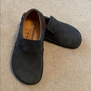 EUC Birkenstock dark grey slip on shoes size 36